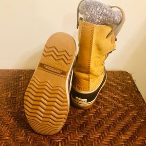 Hand Crafted Sorel Natural Rubber Boots US Size 4